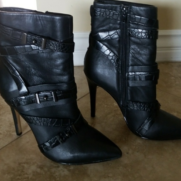 Boots - Picture 4 of 5